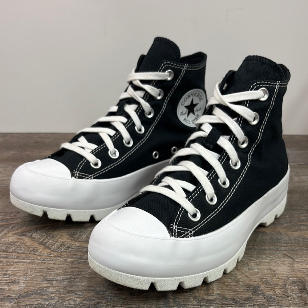 Women’s Converse Chuck Taylor All Star Lugged Hi Size 8